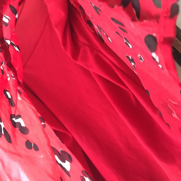 Red blouse - Picture 4 of 5